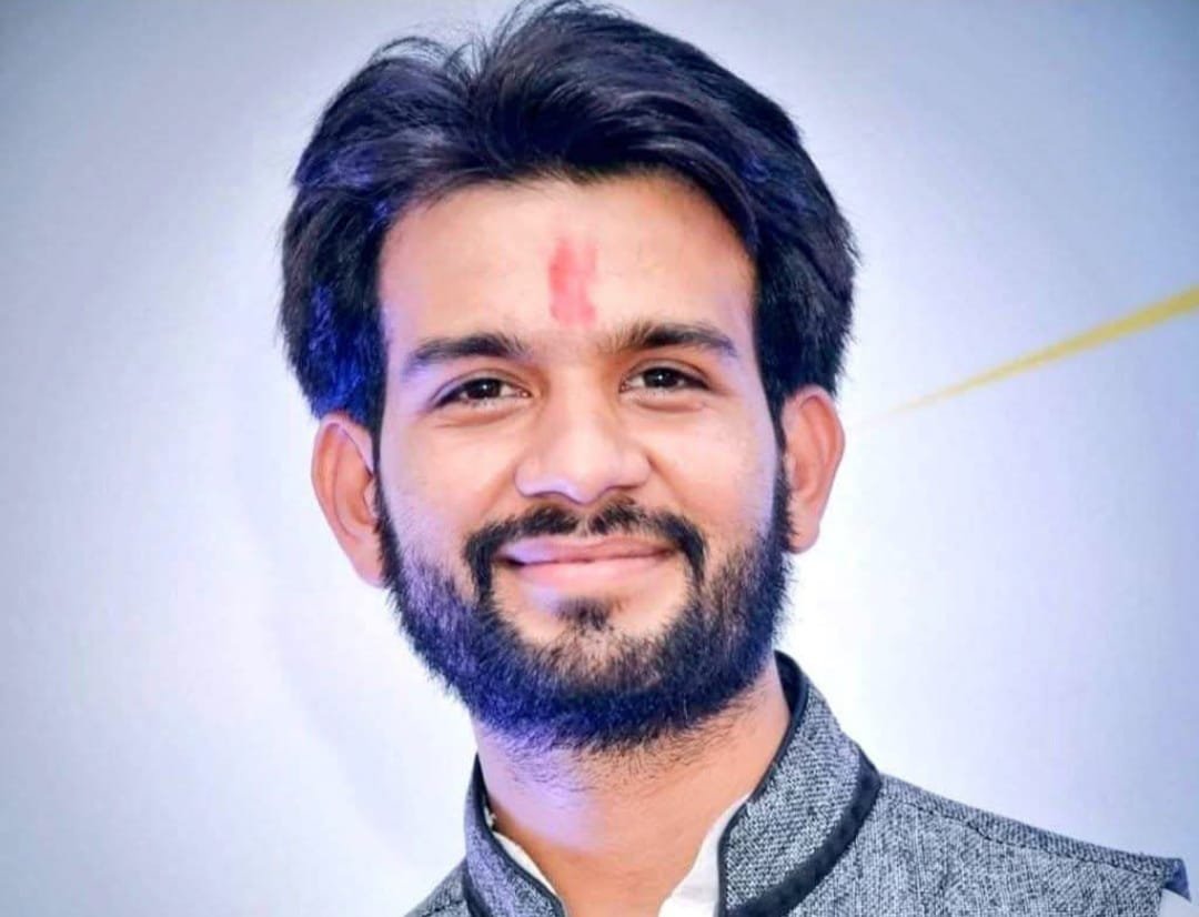 सांसद प्रतिनिधि डीसी से रामगढ़ सदर अस्पताल में सिटी स्कैन और एमआरआई मशीन स्थापना की मांग की