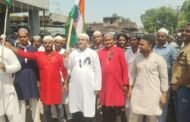 पहलगाम आतंकी हमले के विरोध में जामा मस्जिद गोलपार में काला पट्टी बांधकर नमाज पढ़ी गई