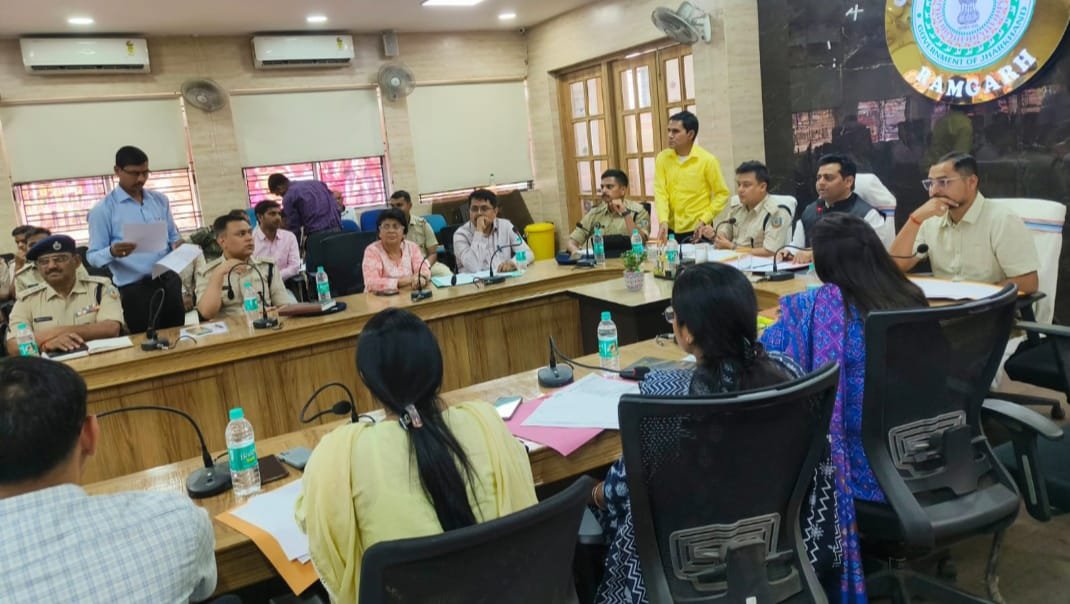 जिला स्तरीय सड़क सुरक्षा समिति की बैठक उपायुक्त की अध्यक्षता में हुई