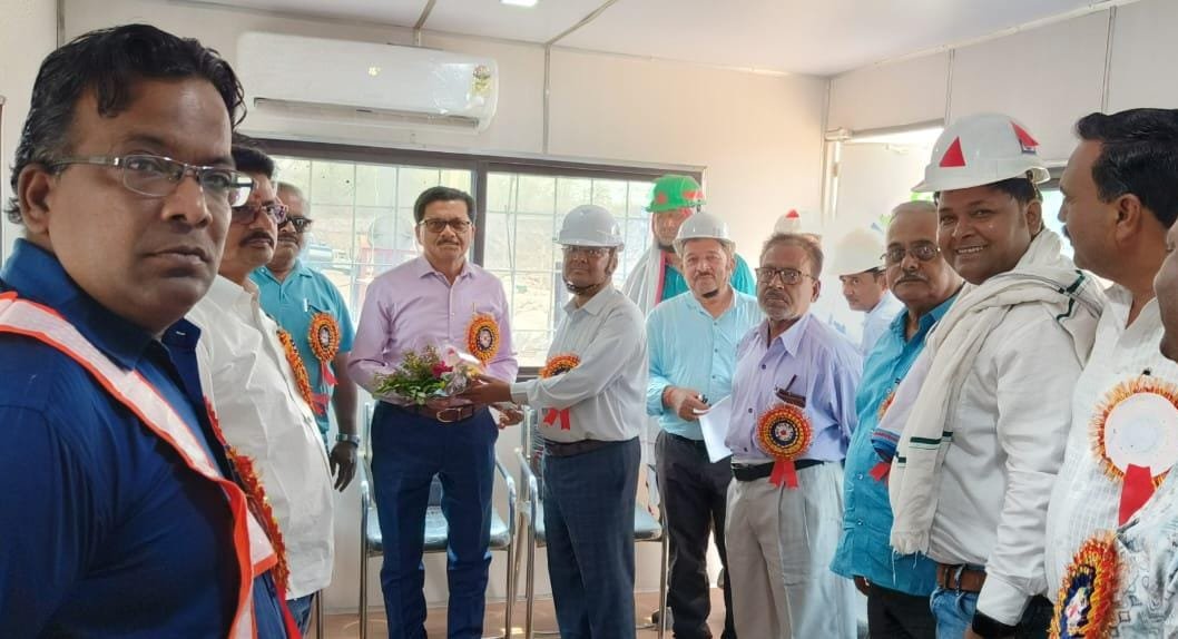 बलकुदूरा को सुरक्षित तरीके से लक्ष्य से 25% ज्यादा उत्पादन करने बधाई दी: अजय सिंह