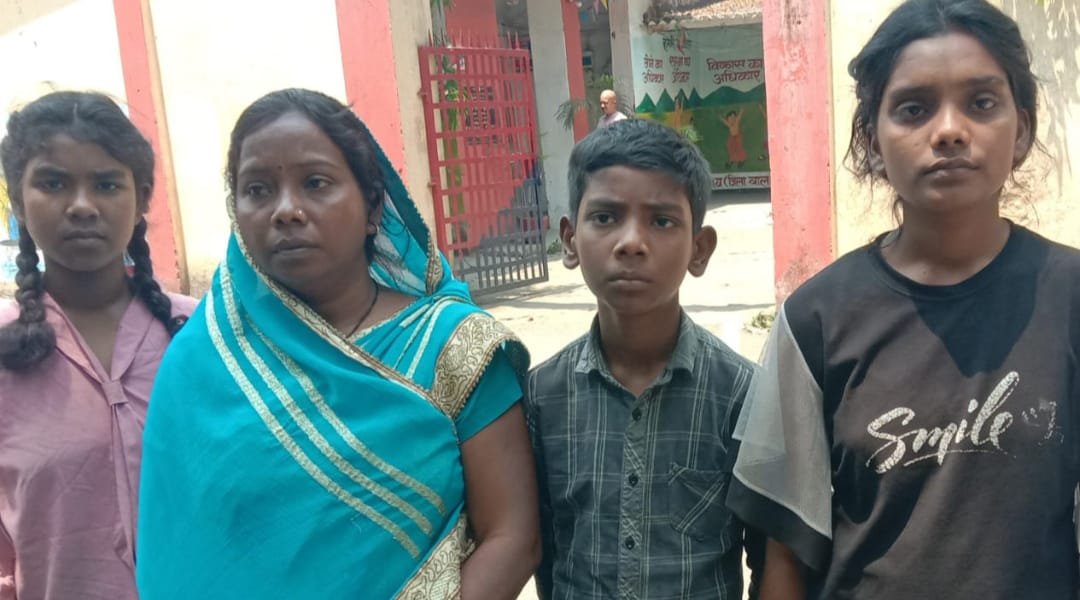 अंचल अधिकारी पर जांच नहीं कर एक पक्ष को लाभ पहुंचाने का लगाया आरोप