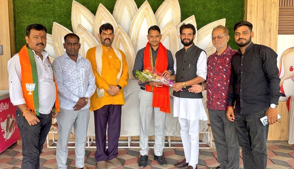 सांसद मीडिया प्रतिनिधि रंजन चौधरी का रामगढ़ में हुआ भव्य स्वागत सह अभिनंदन