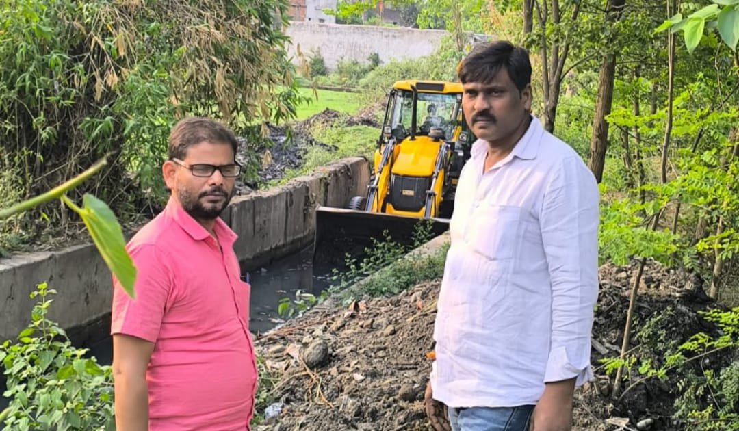 नगर कांग्रेस कमेटी का प्रतिनिधिमंडल छावनी परिषद के सीईओ से मिलकर सफाई व्यवस्था की मांग की