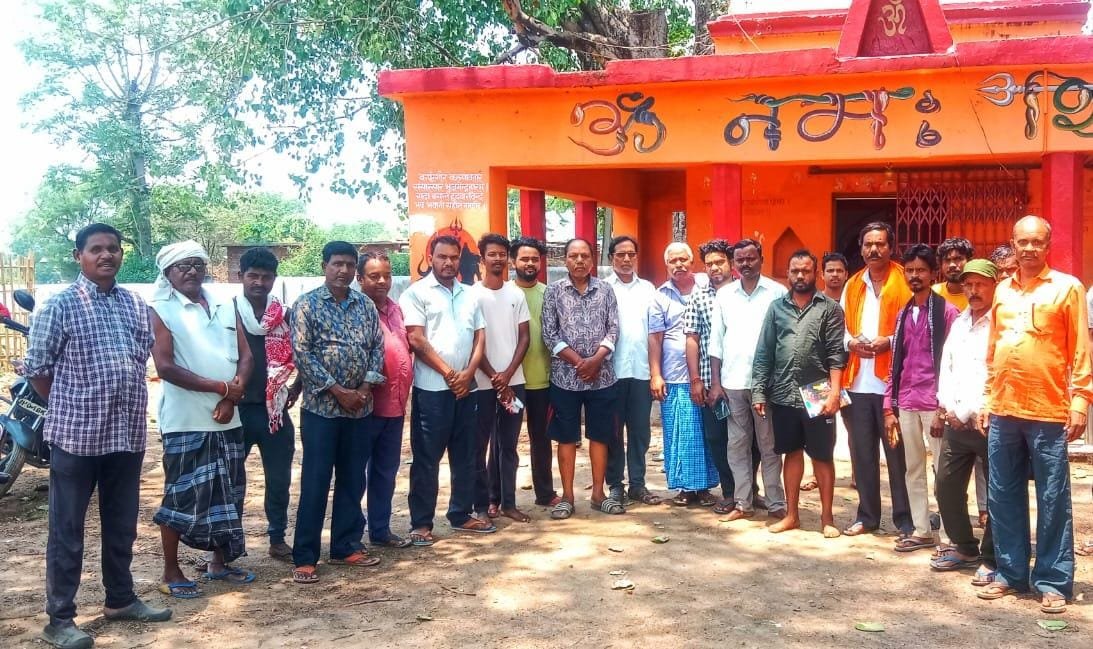 शिव मंदिर परिसर में मंडा पुजा को लेकर बैठक