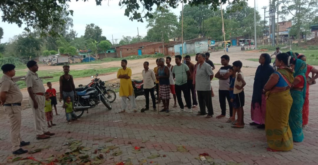 बरकाकाना आरपीएफ पोस्ट के अधिकारियों ने चलाया जागरूकता अभियान