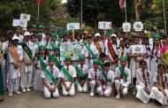 श्री गुरु नानक पब्लिक स्कूल में लाइफ मिशन के तहत बच्चों ने पेड़ों पर लगाएं क्यूआर कोड