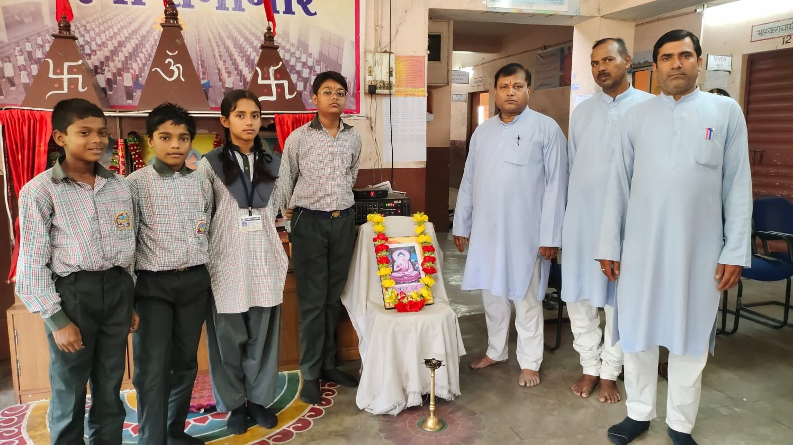 रामप्रसाद चंद्रभान सरस्वती शिशु विद्या मंदिर में महात्मा बुद्ध जयंती धूमधाम से मनाई गई