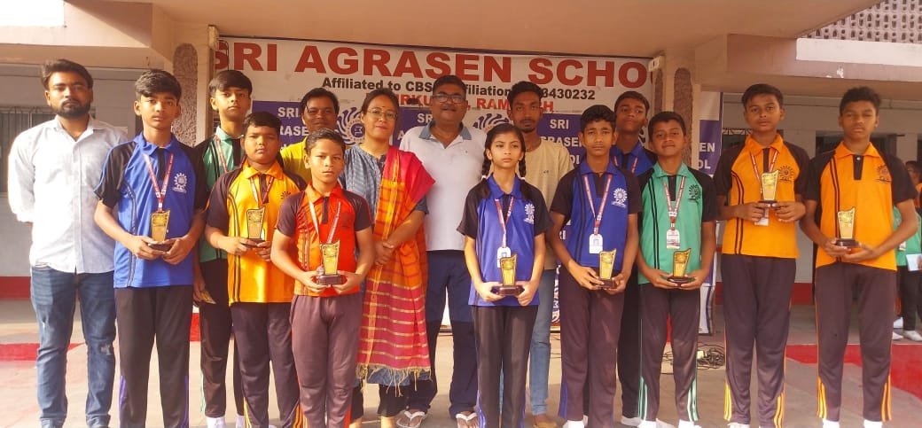 स्केटिंग के प्रतिभागियों को बजरंग दल भुरकुंडा ने सम्मानित किया