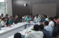 विधायक ने पतरातू प्रखंड के अधिकारियों के साथ की बैठक