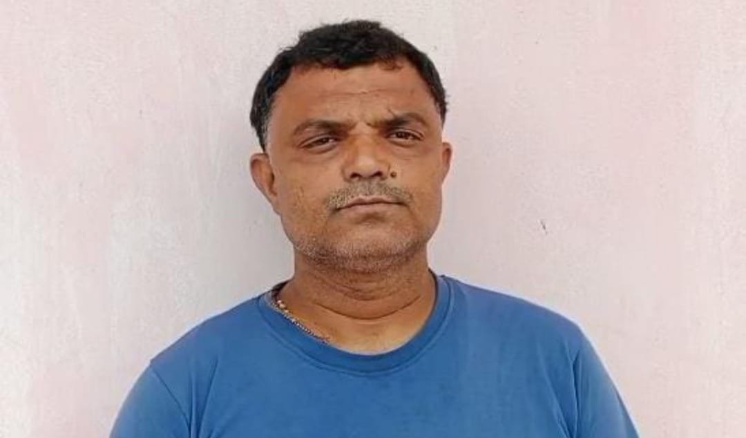 फर्जी एफआईआर से हुई जिंदगी बर्बाद के बाद पैक्स अध्यक्ष ने न्याय की गुहार लगाई