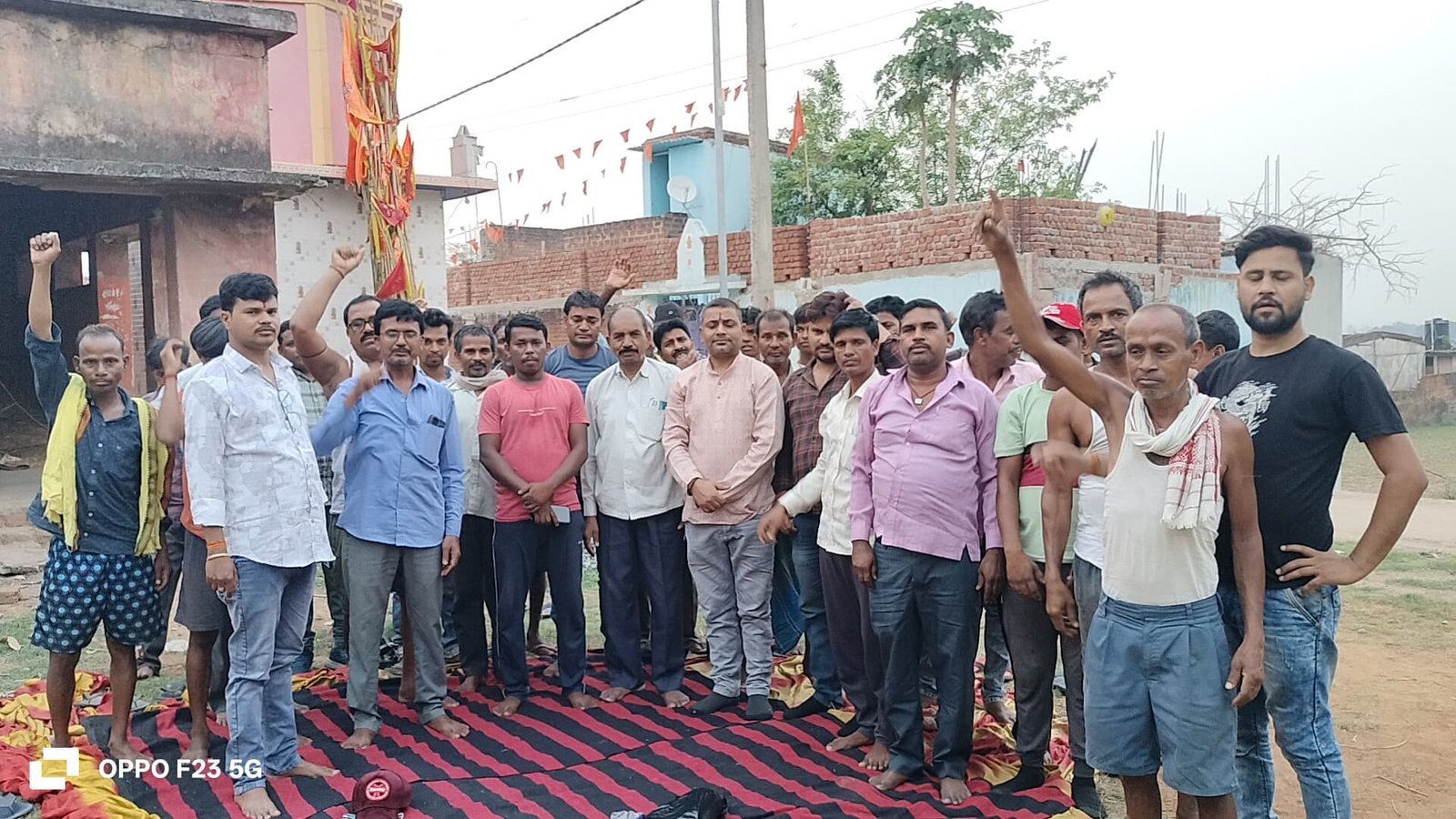 पांच दिनों में अल्पसंखकों का मंदिर से अवैध कब्जा हटाए प्रशासन