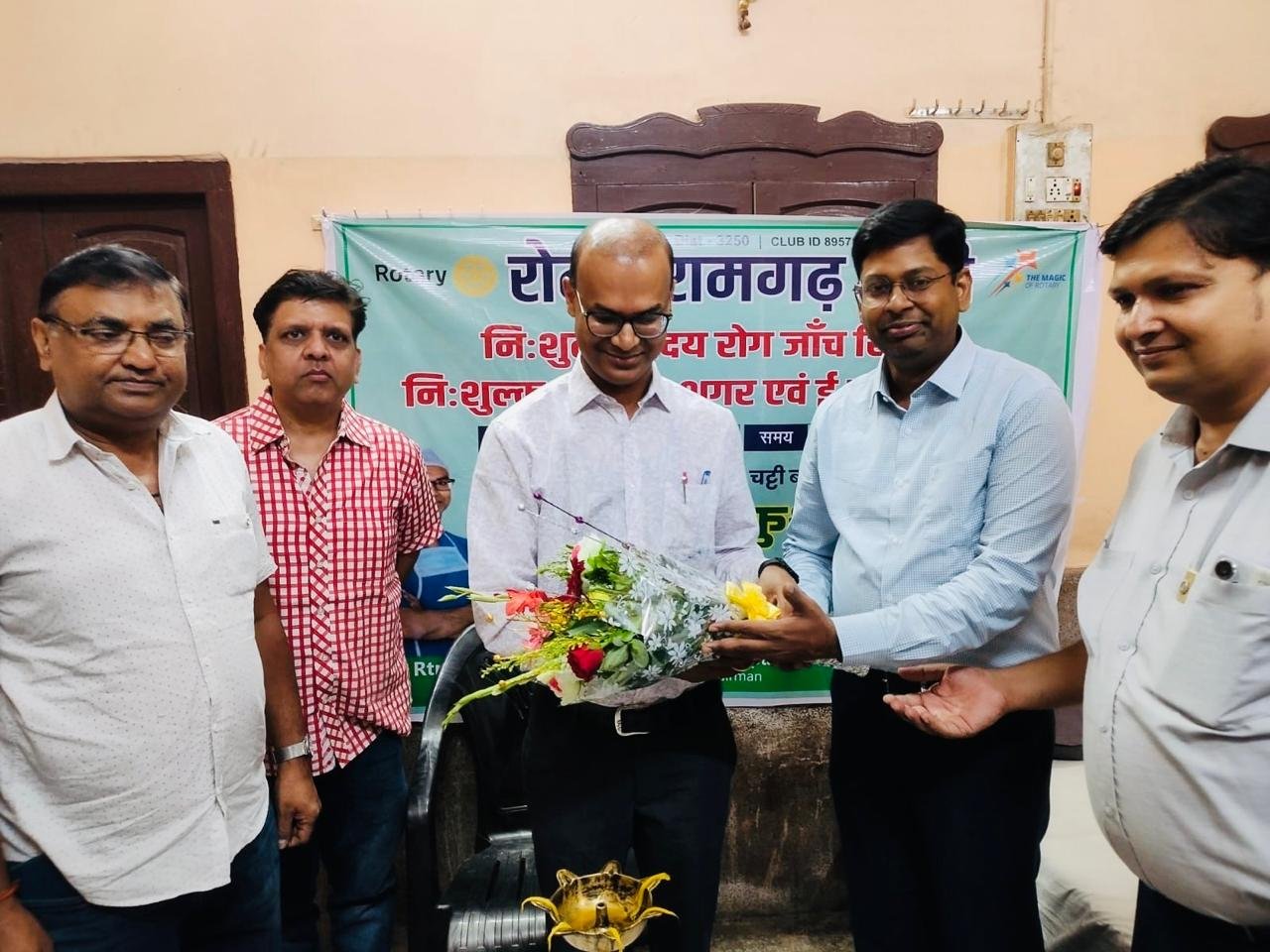 रोटरी रामगढ़ सिटी ने निशुल्क स्वास्थ्य जांच शिविर का आयोजन किया