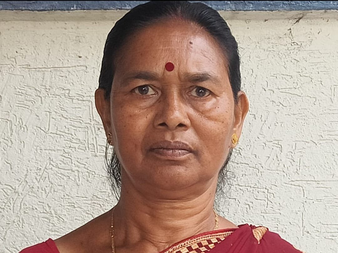 असम में आयोजित ऐपवा की बैठक में भाग लेने महिलाएं हुई रवाना