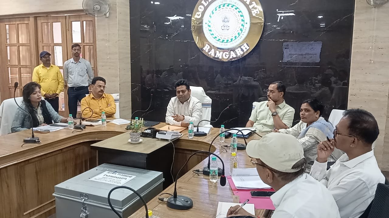 कोतरे बसंतपुर पंचमों कोल परियोजना से संबंधित बैठक उपायुक्त की अध्यक्षता में संपन्न हुई