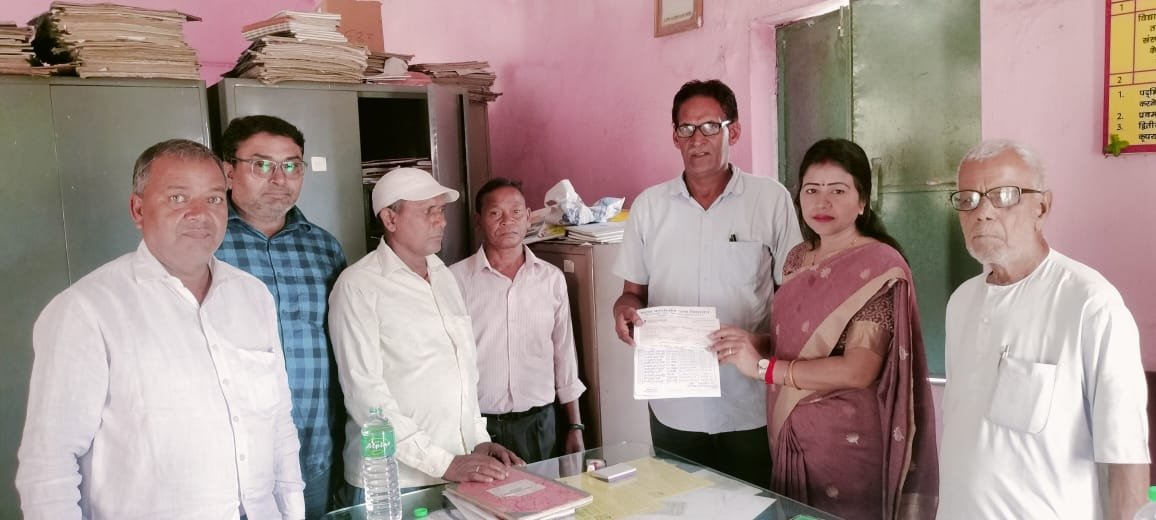 महथा काशीनाथ उच्च विद्यालय के शासी निकाय की बैठक संपन्न