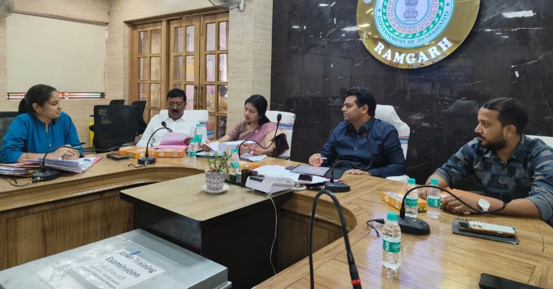 कस्तूरबा गांधी बालिका आवासीय विद्यालय में नामांकन को लेकर उपायुक्त की अध्यक्षता में हुआ बैठक