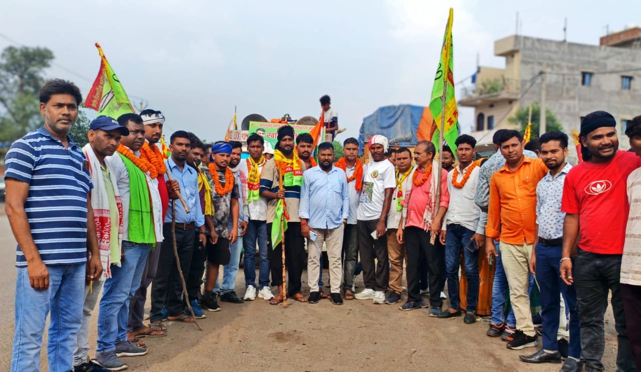 उपराजधानी दुमका से जेएलकेएम खतियानी पदयात्रा में शामिल लोगों का रामगढ़ जिला में भव्य स्वागत