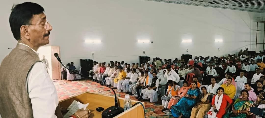 अहिल्याबाई होलकर की 300 वीं जयंती पर आयोजित गोष्ठी में केंद्रीय रक्षा राज्यमंत्री ने की शिरकत