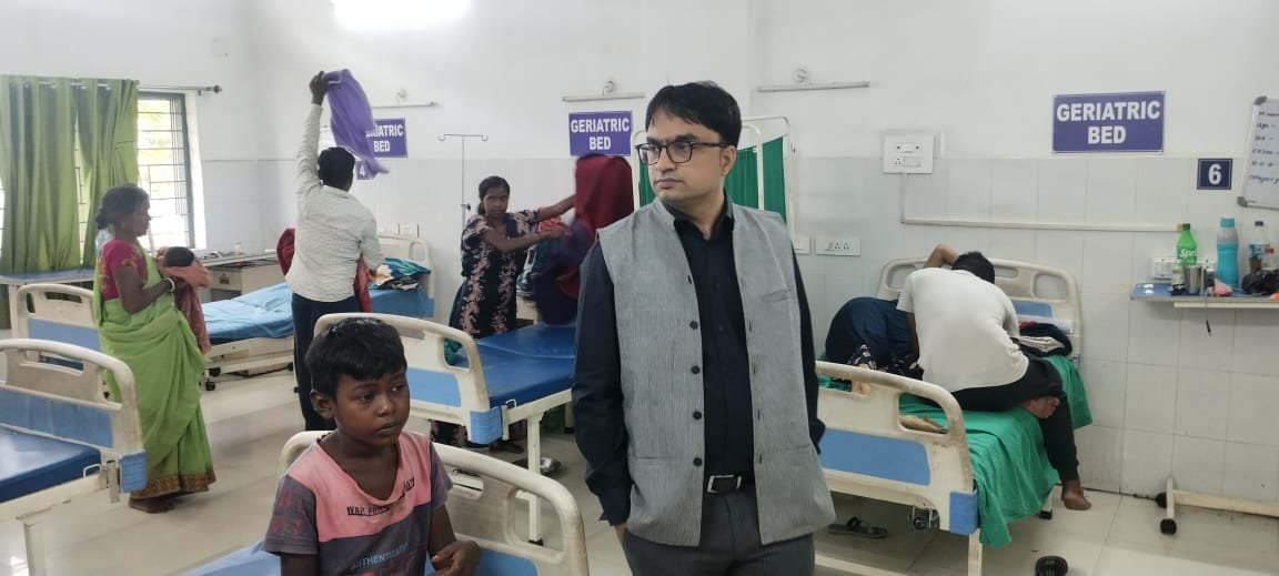 सदर अस्पताल रामगढ़ का उपायुक्त ने किया औचक निरीक्षण