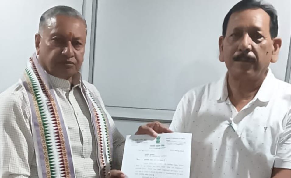पीटीपीएस कॉलेज के सचिव और प्राचार्य ने सांसद कालीचरण सिंह का आभार व्यक्त किया