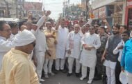 हजारीबाग में पुलिसिया ज़ुल्म के ख़िलाफ़ रेस हुए सांसद मनीष जायसवाल