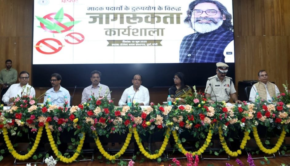 नशा मुक्त अभियान को लेकर प्रोजेक्ट भवन में आयोजित की गई कार्यशाला