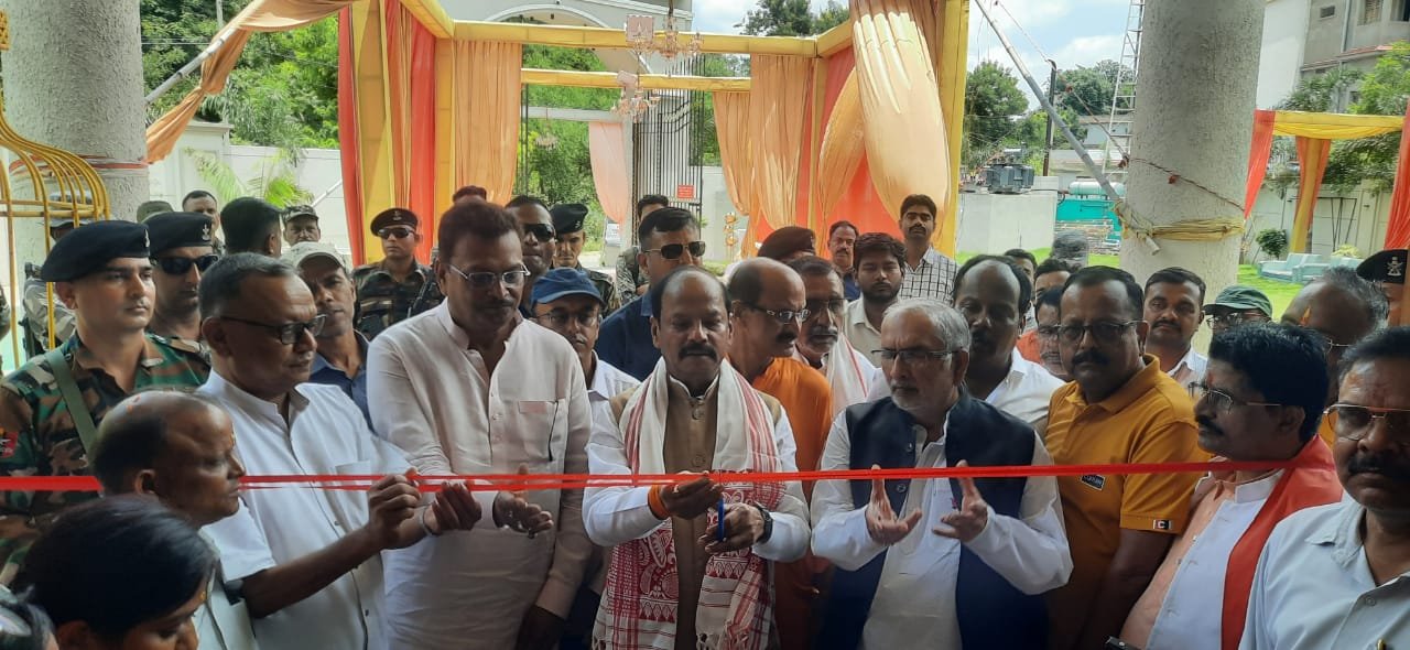 गरीबों,नारी शक्ति एवं किसानों के प्रति समर्पित सरकार मोदी जी की है: रघुवर दास