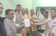 रामगढ़ के व्यावसायिक एवं जन समस्याओं को लेकर चैम्बर ने देश के रक्षा राज्यमंत्री को सौंपा ज्ञापन