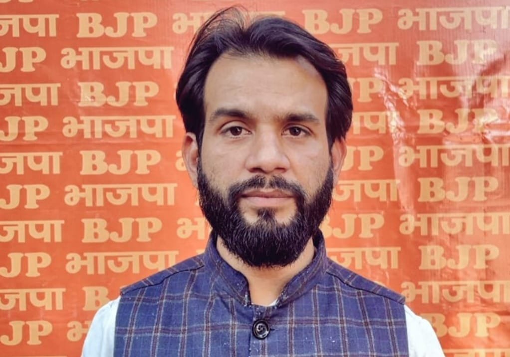 बिजली सुधार के लिए सांसद प्रतिनिधि धनंजय कुमार पुटूस ने सौंपा मांग पर