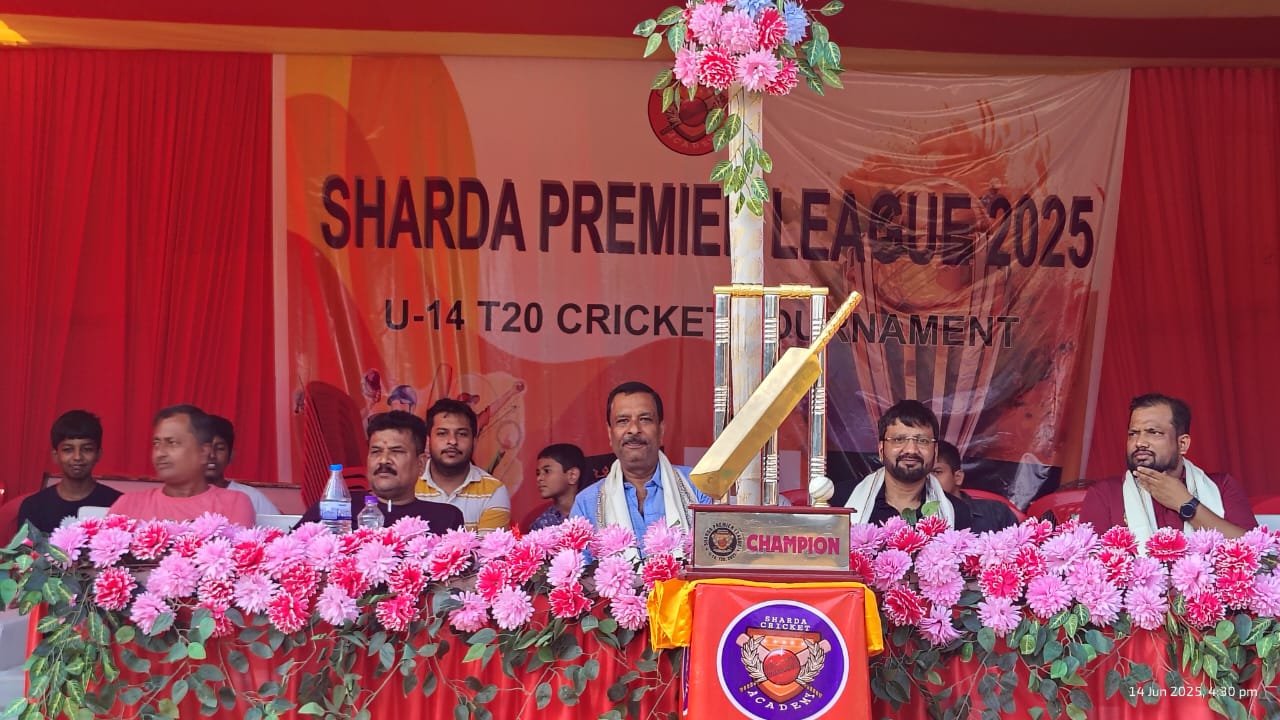 शारदा प्रीमियर लीग के चौथे दिन के प्रथम पाली के फाइनल में अपनी जगह बनाने उतरी पलानी और मार्केट की टीम