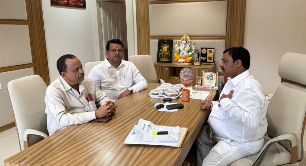 दामोदर नदी पर नए पुल के निर्माण की मांग को लेकर राजद प्रतिनिधिमंडल ने की मंत्री से मुलाकात