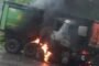 गोला-मुरी सड़क में हुए गढ्ढों में भरा पानी,सवारी से भरी टेंपो वाहन पलटी, कोई हताहत नहीं