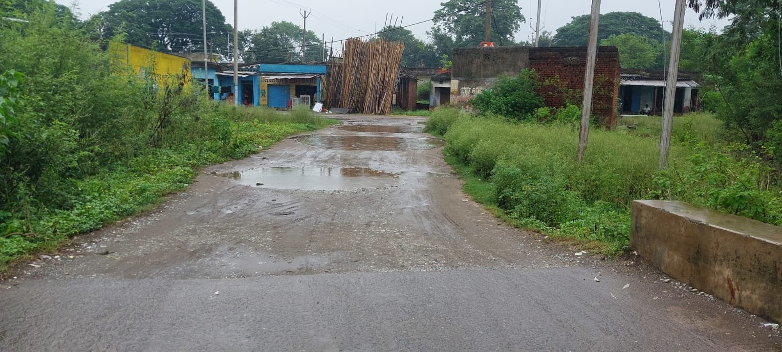 मानसून की पहली अनवरत बारिश से लोगो का हाल बेहाल