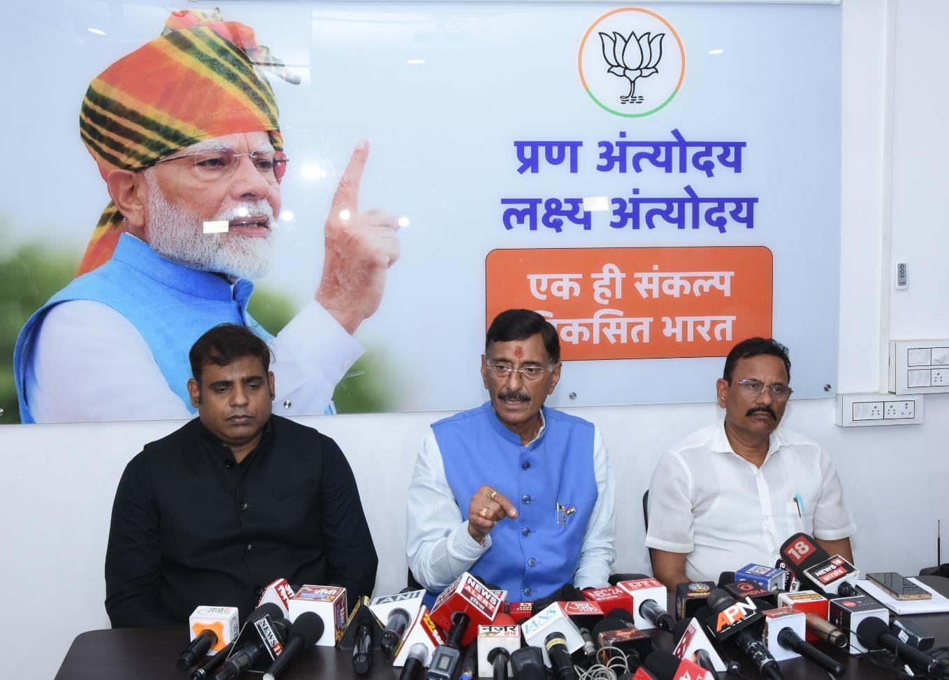ब्यूरोक्रेट्स अगर साथ दे तो इंदौर को पछाड़कर रांची को 1 साल में एक नंबर शहर बनाएंगे: संजय सेठ