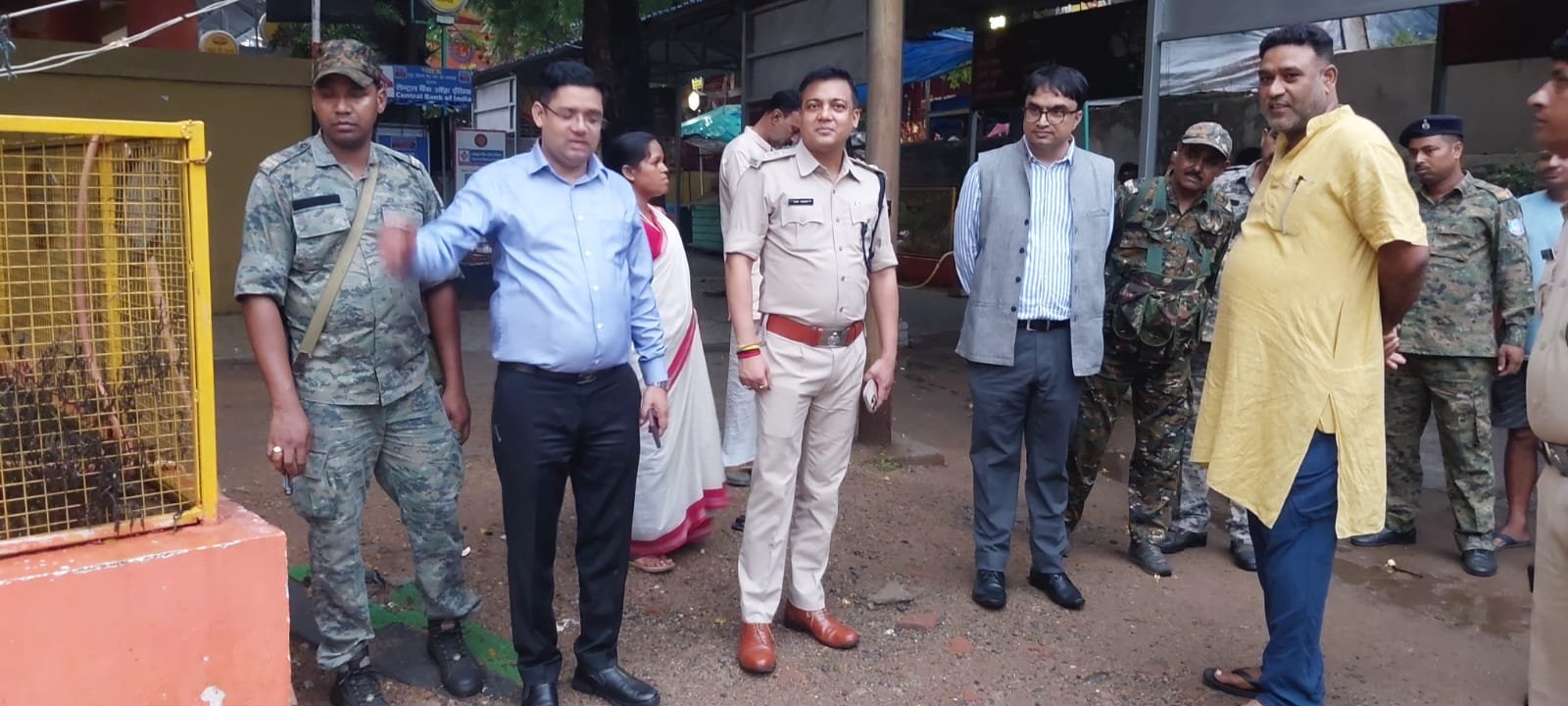 अत्यधिक वर्षा को लेकर उपायुक्त ने पुलिस अधीक्षक के साथ किया रजरप्पा मंदिर का निरीक्षण