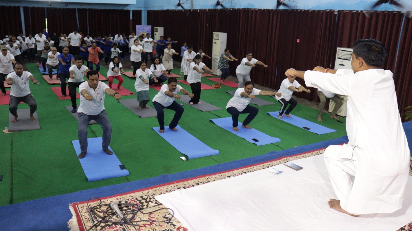 जिंदल स्टील पतरातू में विश्व योग दिवस पर भव्य आयोजन