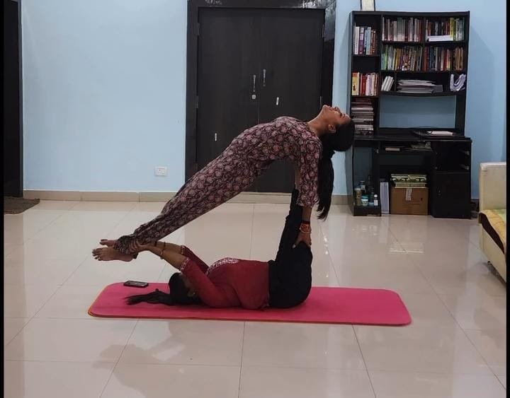पूर्व विधायक अंबा प्रसाद ने योग दिवस के अवसर पर स्वस्थ जीवन, श्रेष्ठ जीवन का संदेश दिया