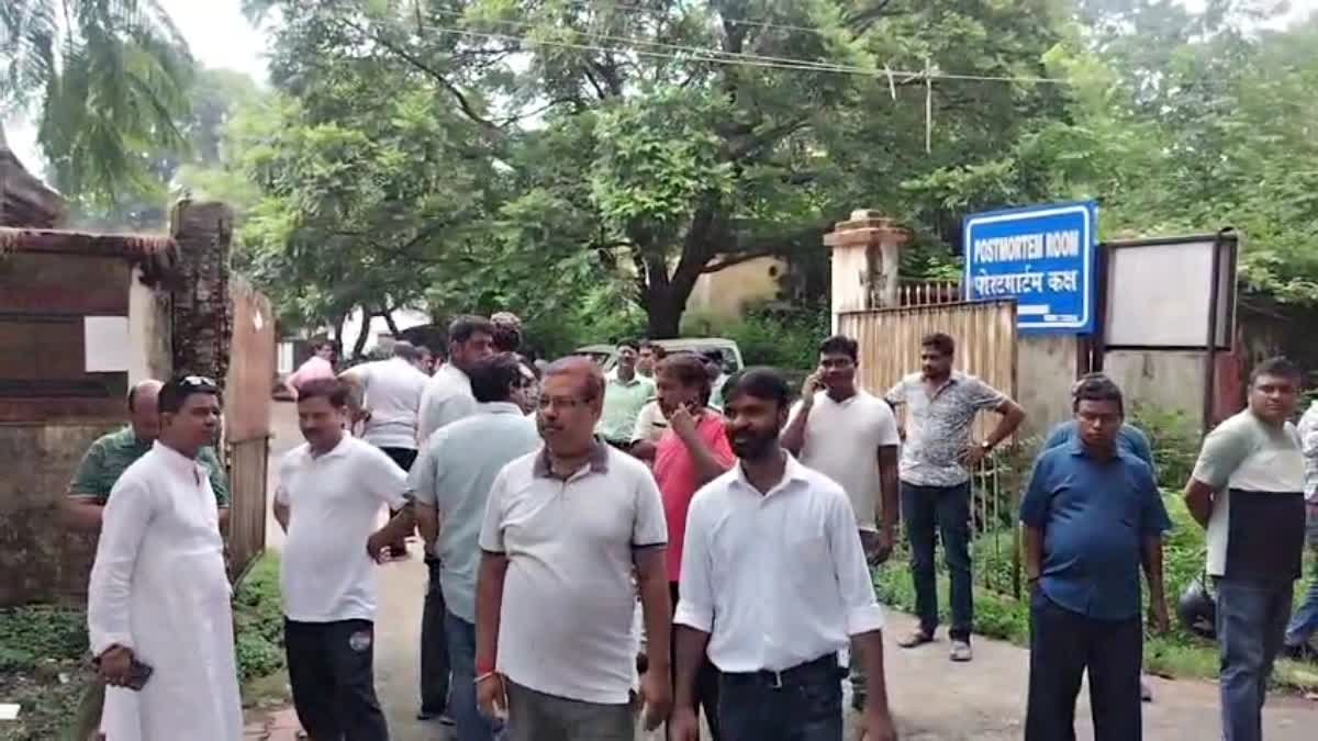 रांची : कार की टक्कर से सिविल कोर्ट के पेशकार समेत तीन की मौत