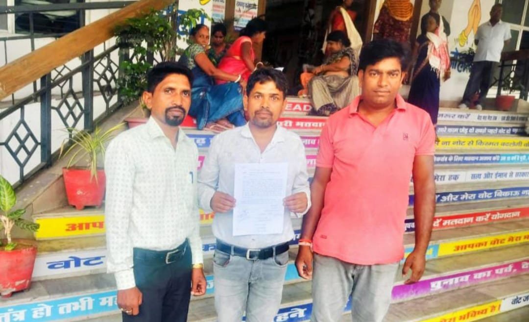 मांडू प्रखंड के कपरफ़ुटवा गांव में सड़क निमार्ण में हो रही भारी अनियमितता: प्रभु दयाल महतो