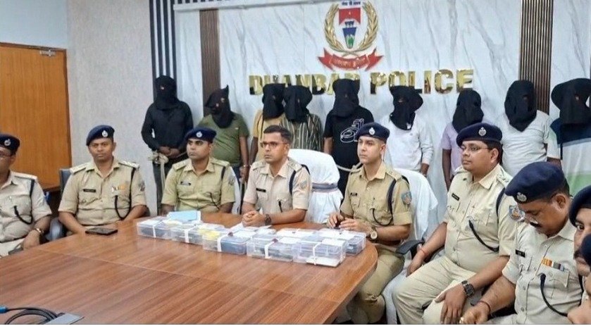 धनबाद पुलिस को मिली बड़ी सफलता:अपराधी प्रिंस खान गैंग से जुड़े शूटर समेत 9 अपराधी गिरफ्तार