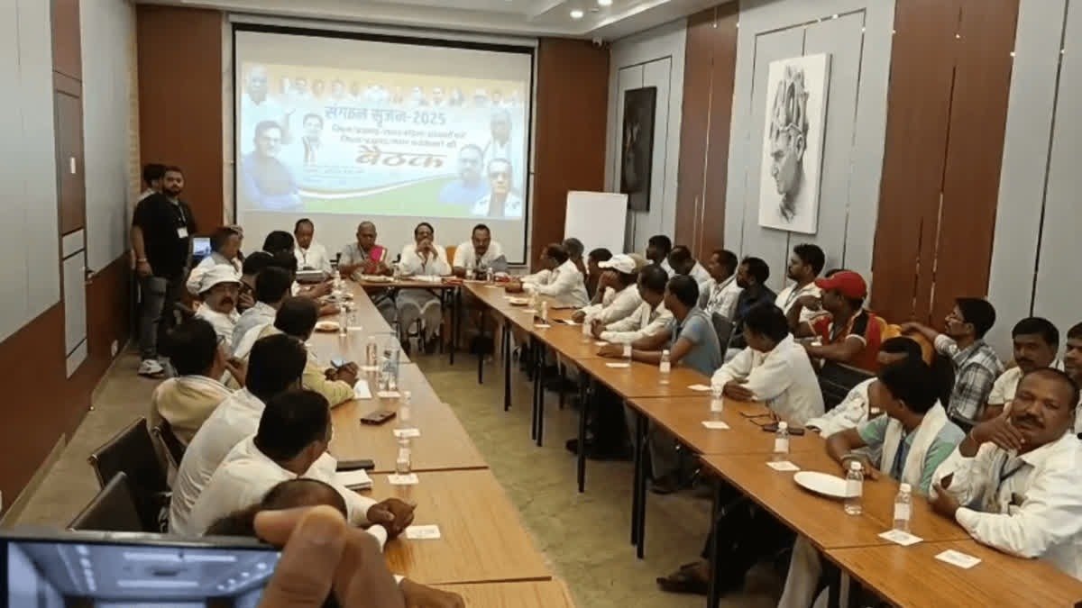 झारखंड के देवघर पहुंचे कांग्रेस प्रभारी के राजू