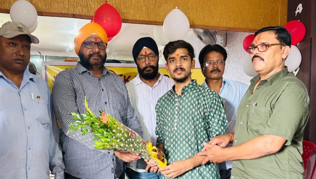 चित्रकार पेंटिंग क्लास का हुआ उद्घाटन
