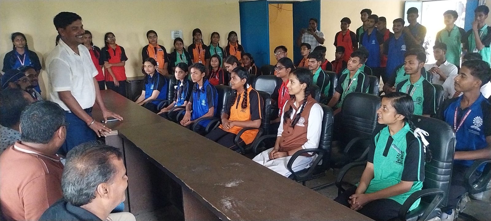 इंटरैक्ट क्लब ने शुरू किया पंचायत भवन लाइब्रेरी को सपोर्ट करने का अभियान