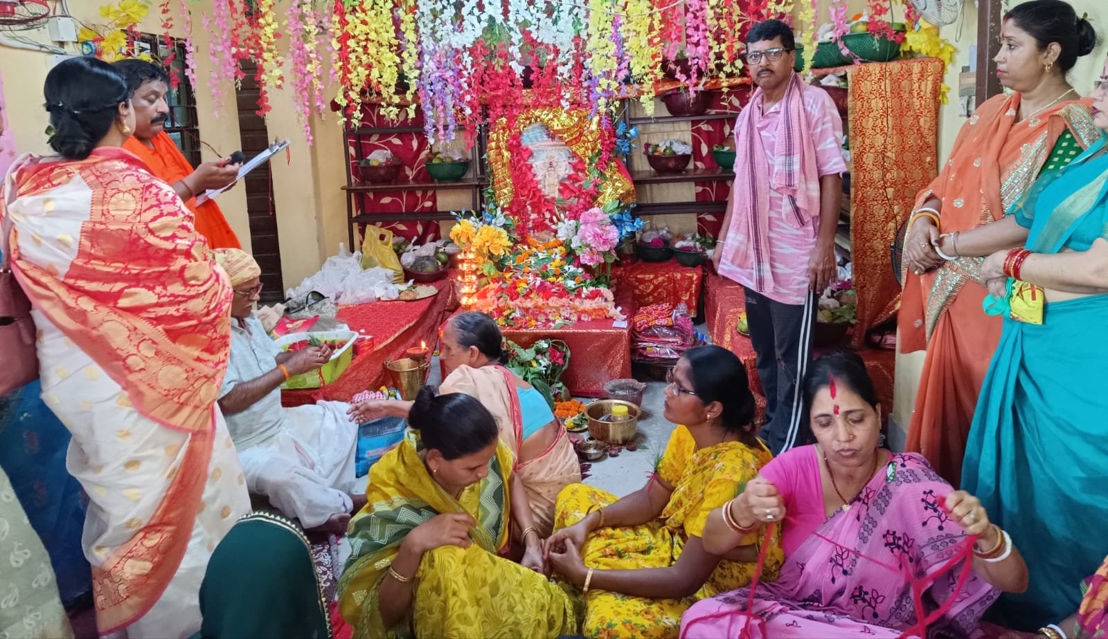 जिले के विभिन्न क्षेत्रों में मां विपतारिणी की हुई पूजा