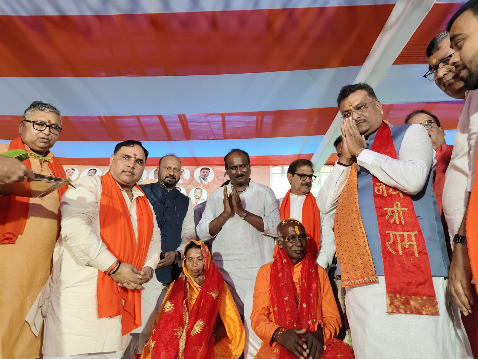 सांसद मनीष जायसवाल ने लोकसभा क्षेत्र के बुजुर्गों के सम्मान में शुरू किया 