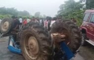 ट्रक ने ट्रैक्टर को मारी टक्कर,युवक की मौत,ट्रैक्टर चालक घायल
