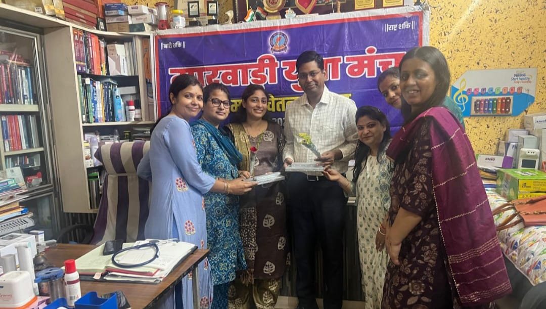 राष्ट्रीय डाक्टर्स डे पर डाक्टरों का सम्मान