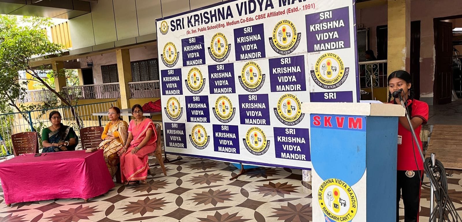 श्री कृष्ण विद्या मंदिर में श्रद्धा और सम्मानपूर्वक मनाया गया गुरु पूर्णिमा