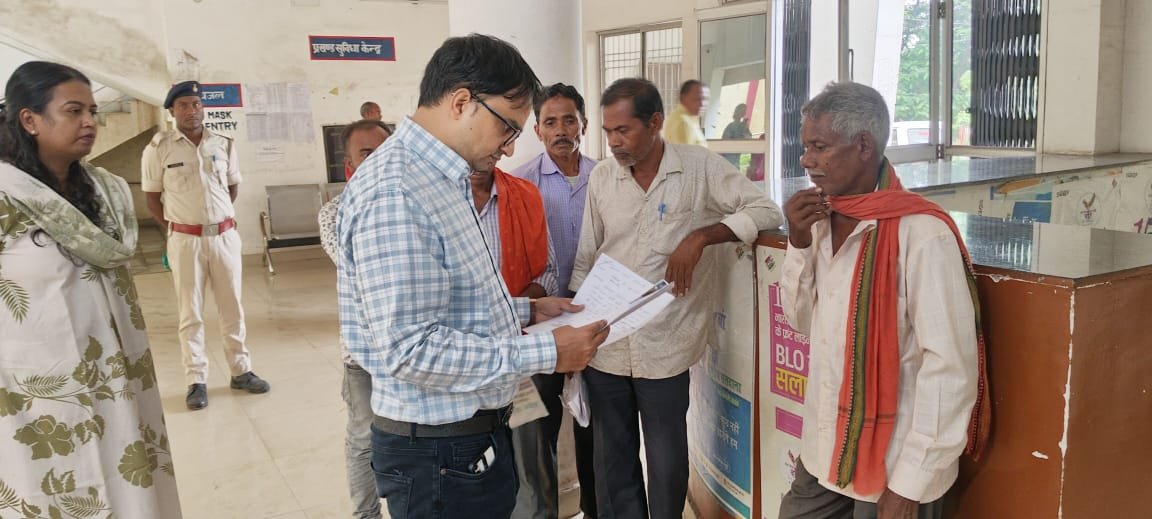 रामगढ़ जिला के गोला प्रखंड का उपायुक्त ने किया दौरा