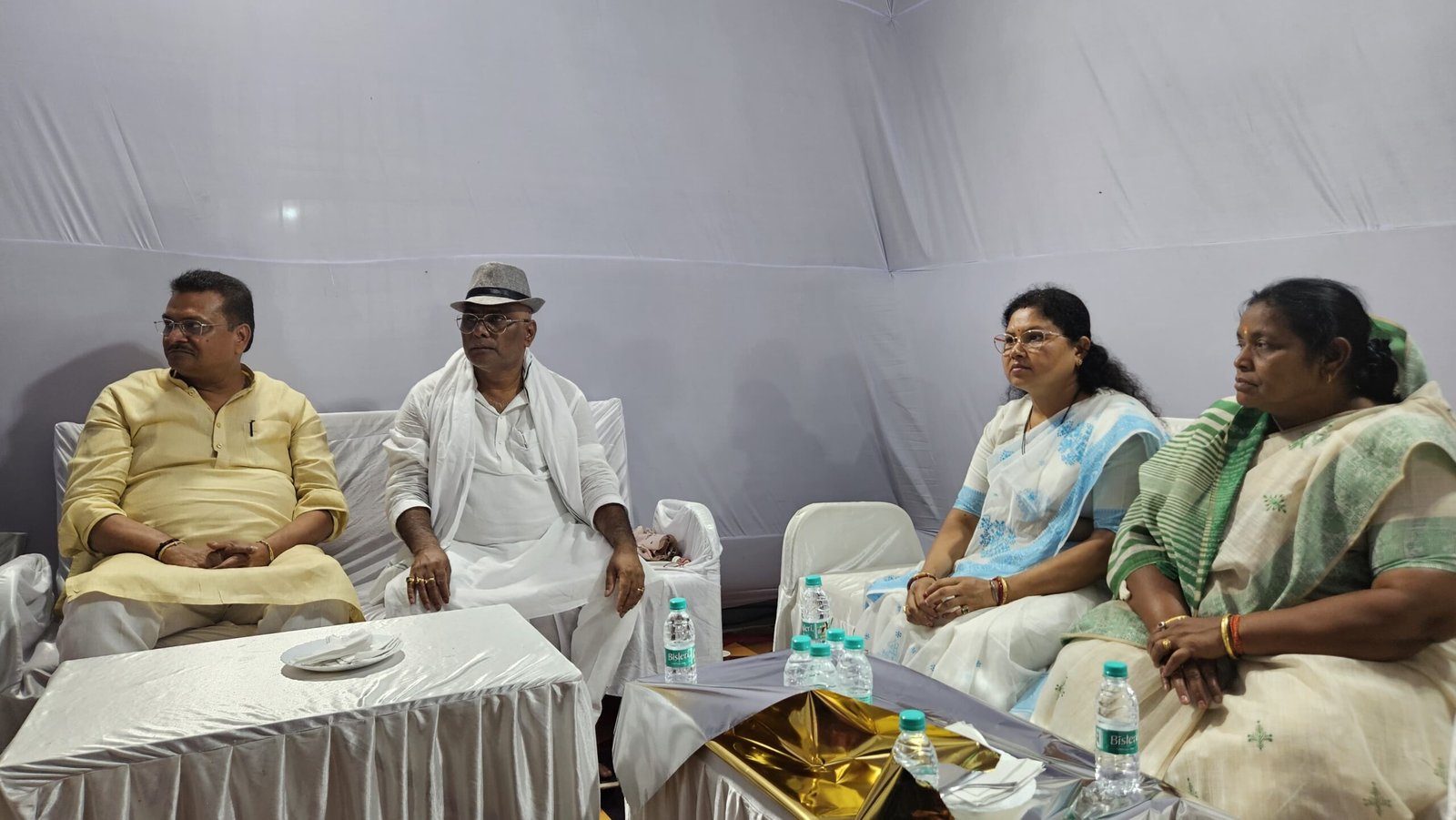 मंत्री योगेंद्र प्रसाद के भाई के श्रद्धांजलि सभा में शामिल हुए हजारीबाग सांसद